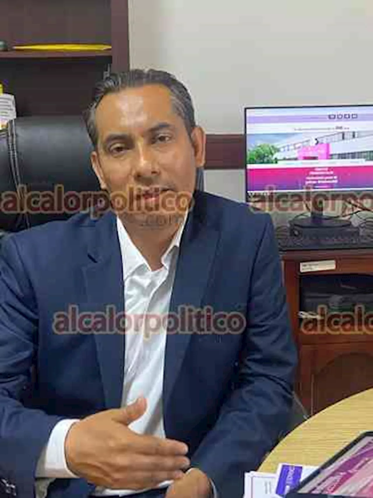 Regresa de comisión Bulmaro Cruz, expresidente del Consejo Distrital 10 de Xalapa