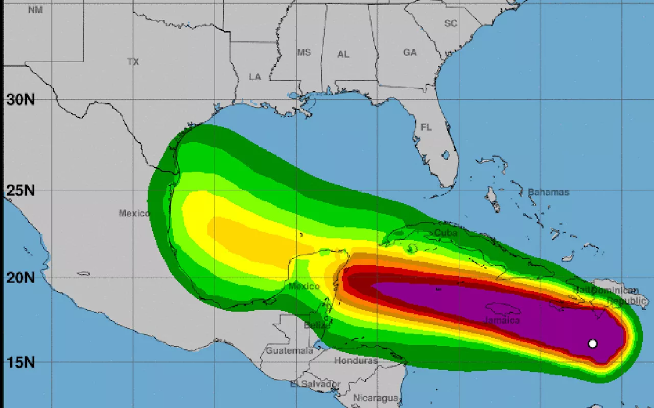 Hay incertidumbre sobre la fuerza que ganará 'Beryl' en el Golfo de México: NCH