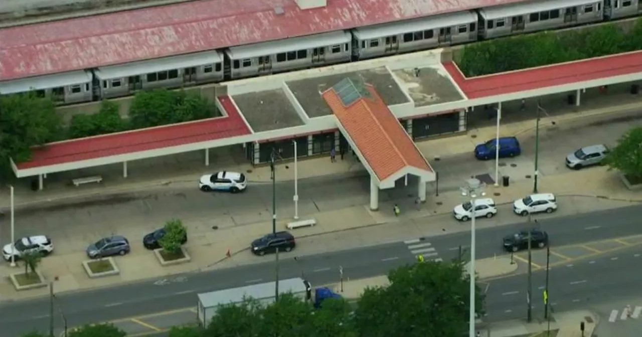 Man wounded in shooting at CTA Orange Line stop on Chicago's South Side