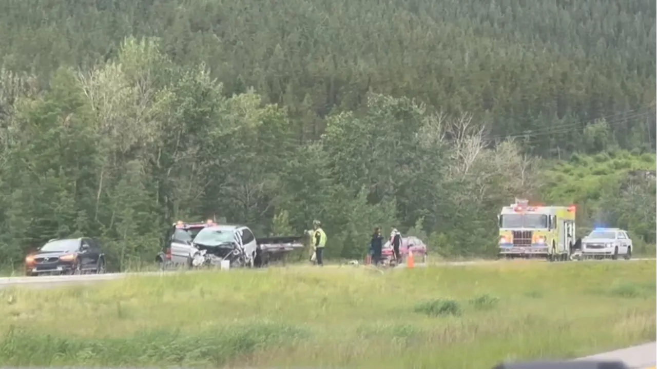 2 people sent to hospital following crash near Lac Des Arcs