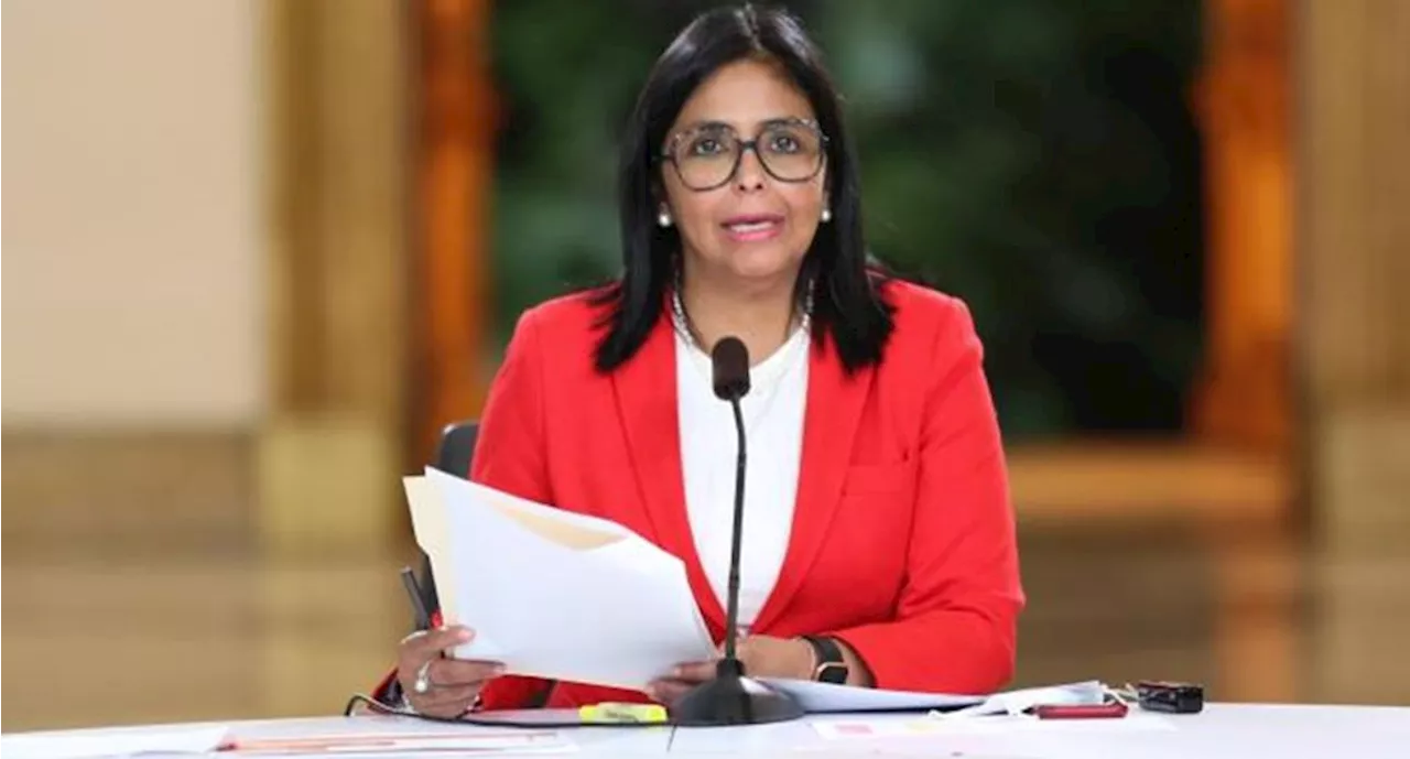 Vicepresidenta de Venezuela resulta herida tras caída de árbol cuando evaluaba daños por el huracán Beryl