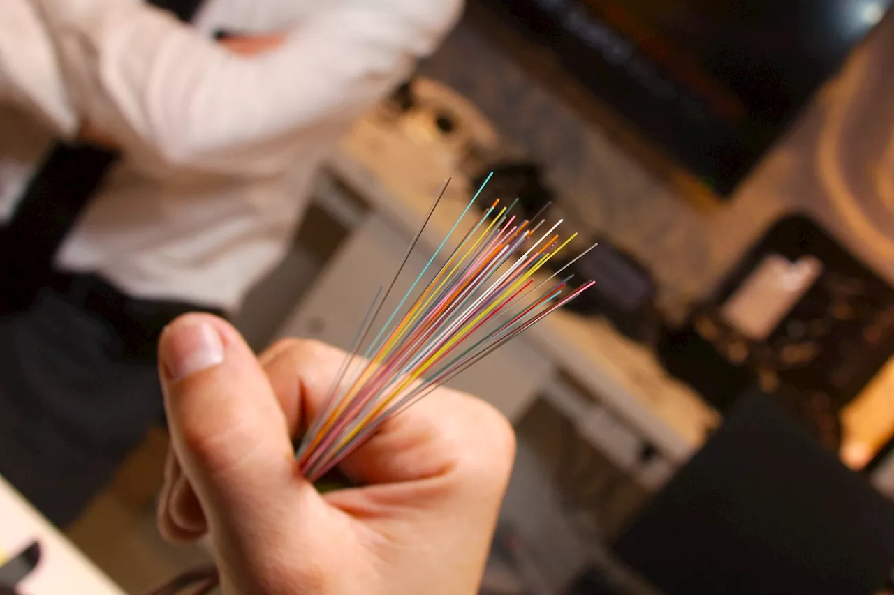 402 000 000 Mbits avec une fibre optique basique, nouveau record du monde