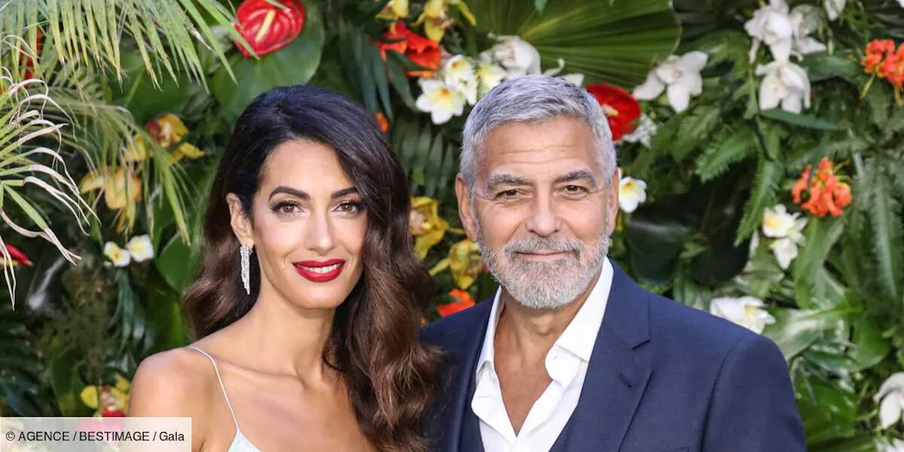 – Amal Clooney sublime en mini-robe vintage, elle dévoile ses jambes fuselées à Saint-Tropez