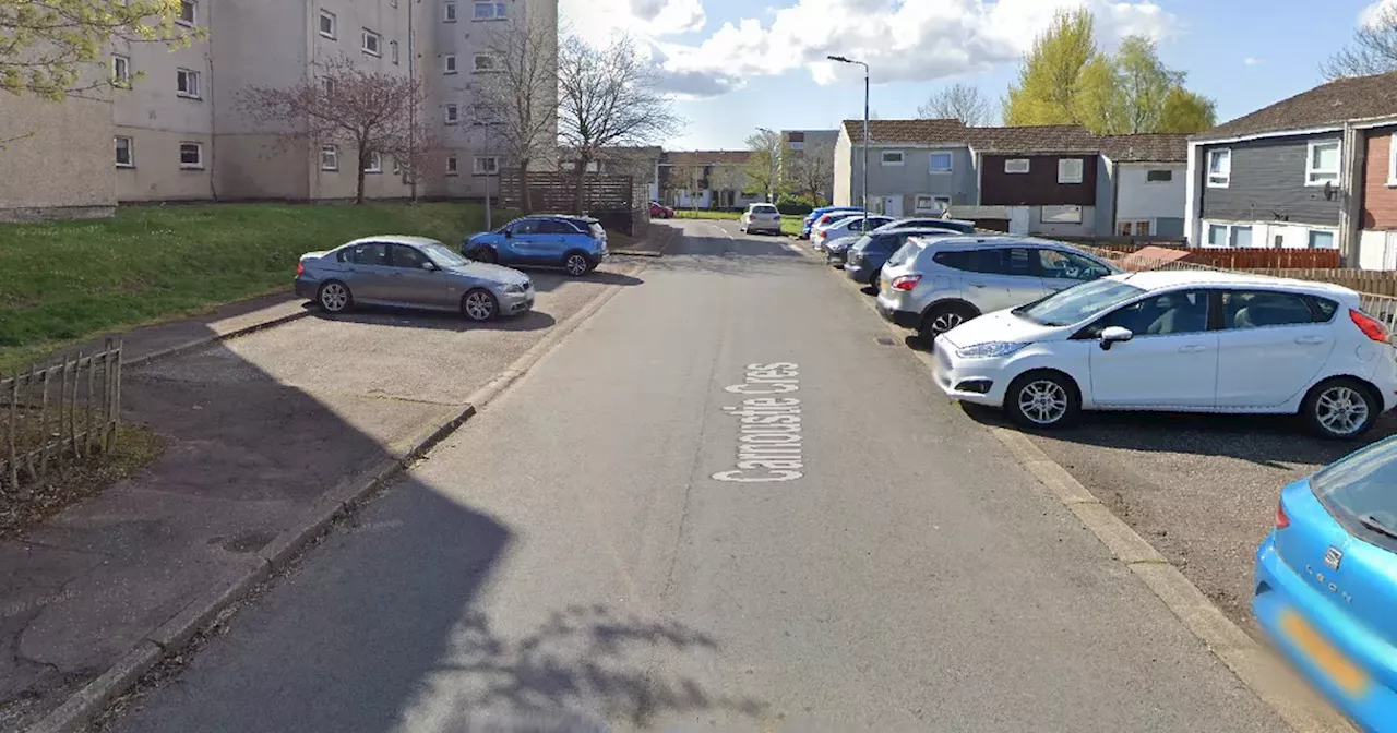 East Kilbride man avoids jail after threatening to kill police during flat siege