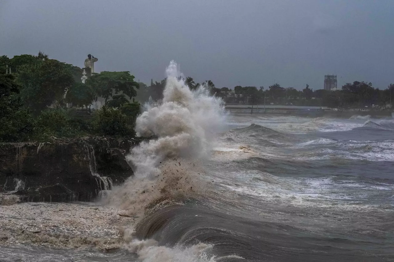 Hurricane Beryl threatens Haiti, Dominican Republic as storm churns toward Jamaica