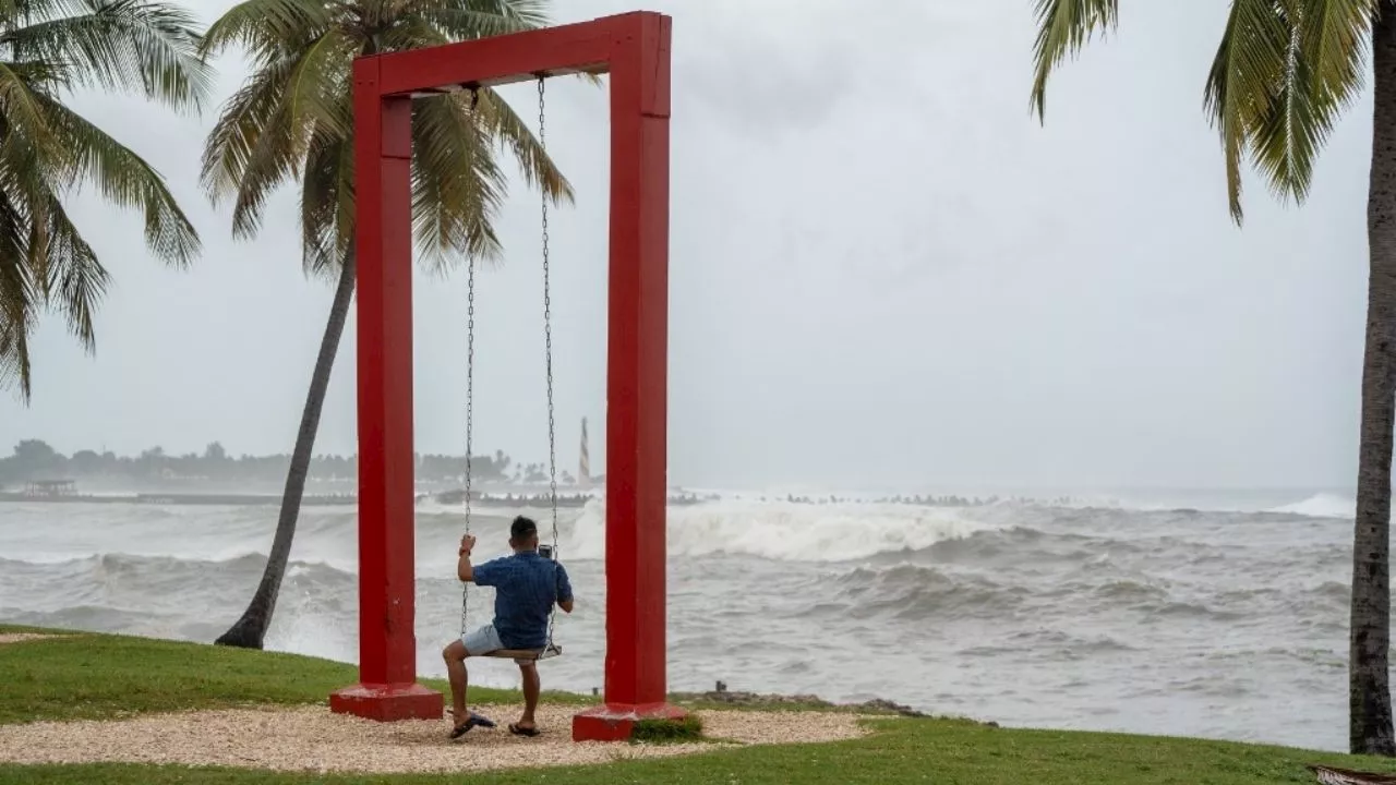 Por Huracán Beryl, Quintana Roo eleva la alerta a amarilla