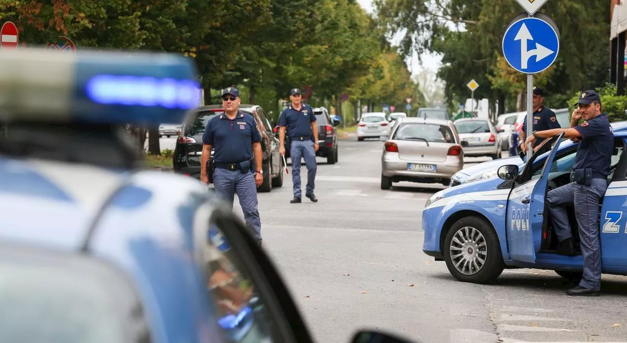 Litiga con i genitori per la droga, poi esce e accoltella un passante: 34enne in pericolo di vita