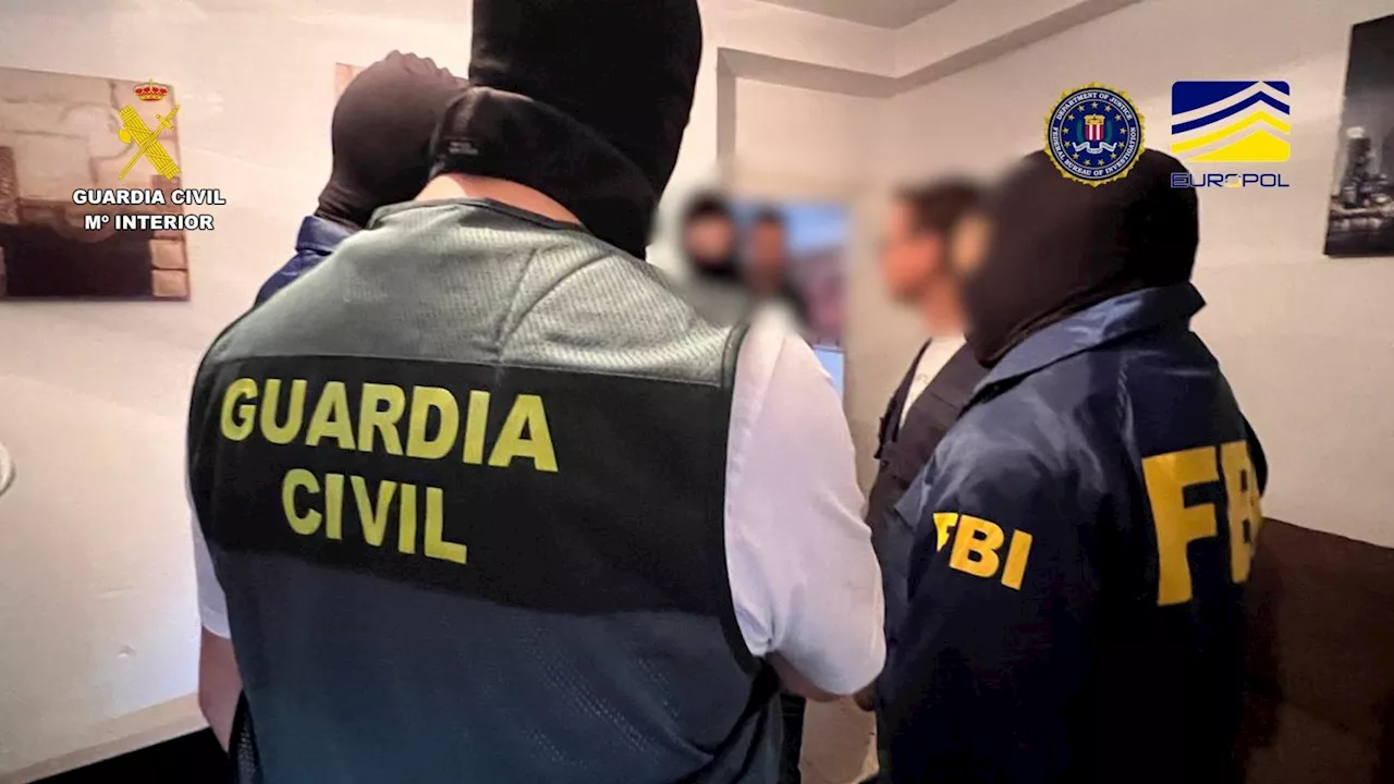 La Guardia Civil detiene a un grupo de jóvenes por adoctrinamiento yihadista en tres ciudades