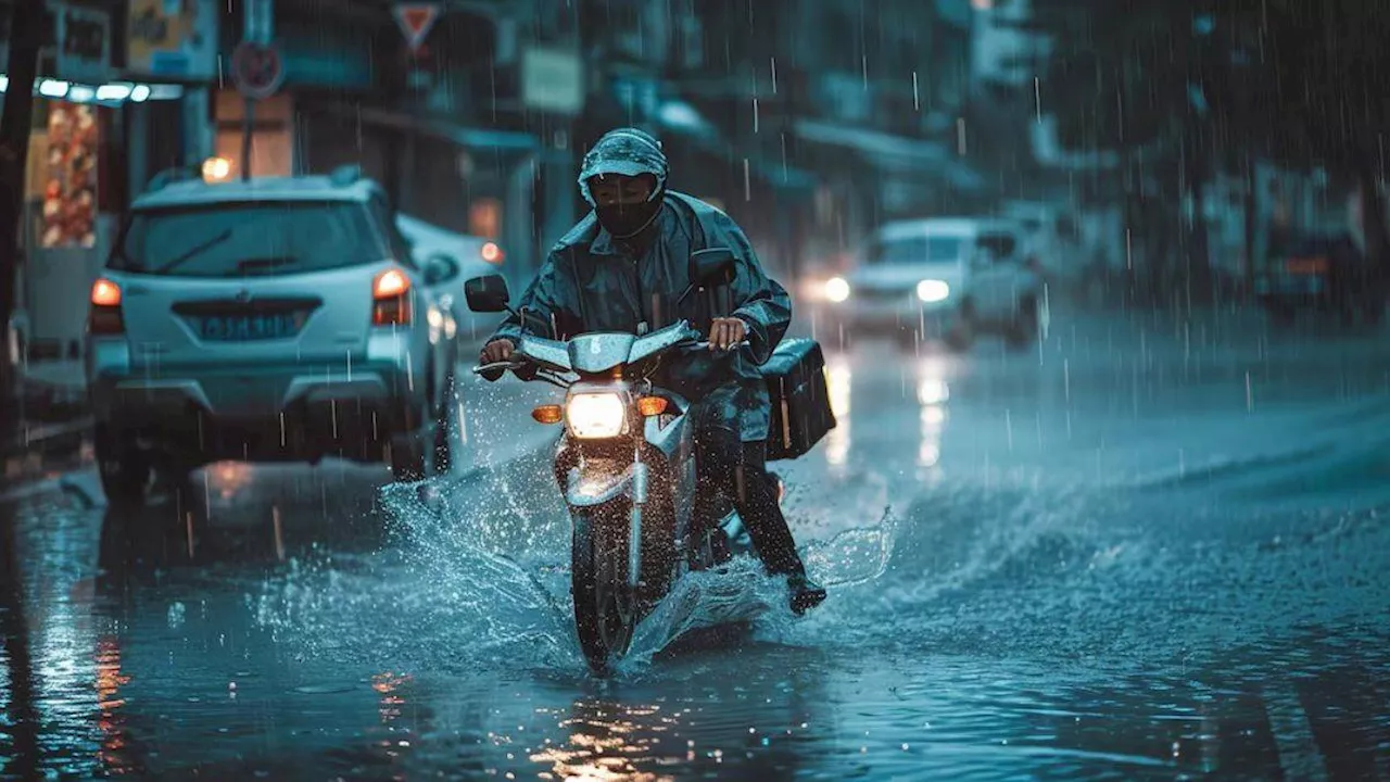 Bike Monsoon Tips: बारिश में किन बातों का ध्‍यान रखकर चलाएं बाइक, नहीं होगी परेशानी