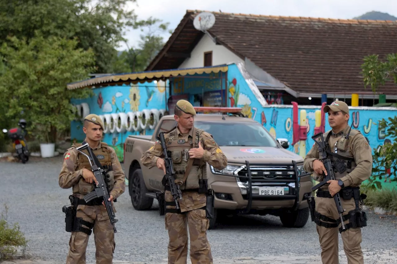 Comissão da Câmara rejeita projeto que obrigaria segurança armada nas escolas