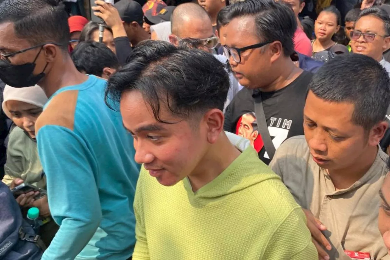 Ada yang Berbeda dengan Penampilan Gibran Saat Blusukan di Jakarta