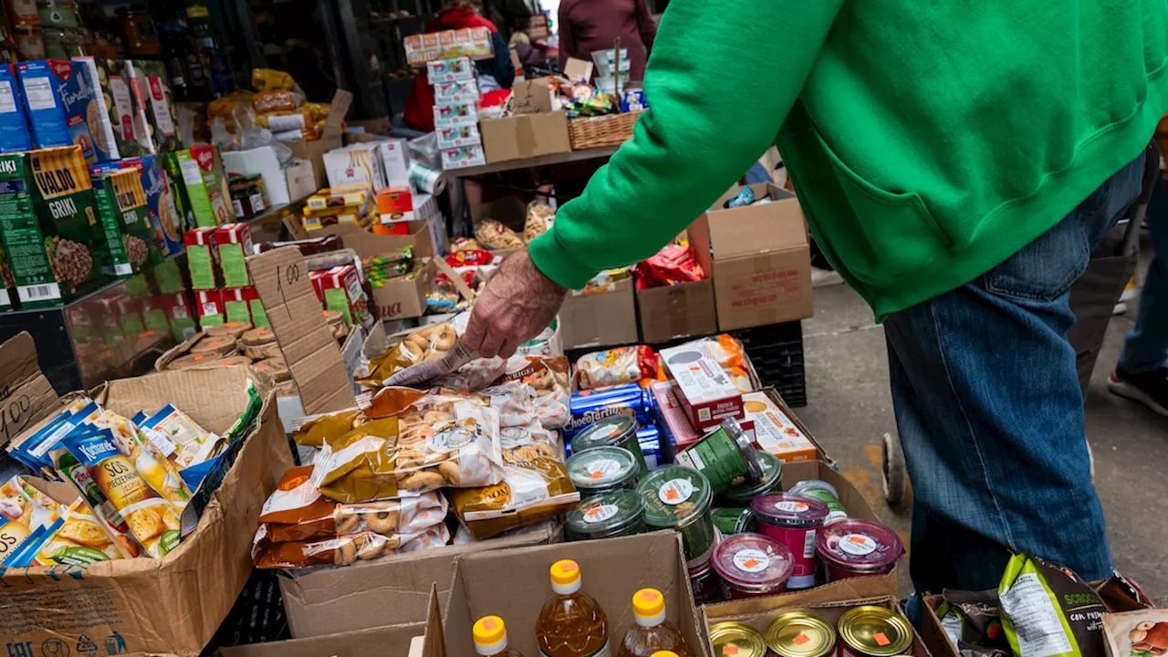 NYC expands food debit card program to include 7,300 migrants