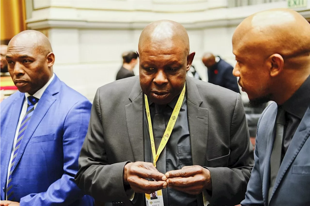 Parliament warned against sending Hlophe to JSC, which found him guilty of gross misconduct