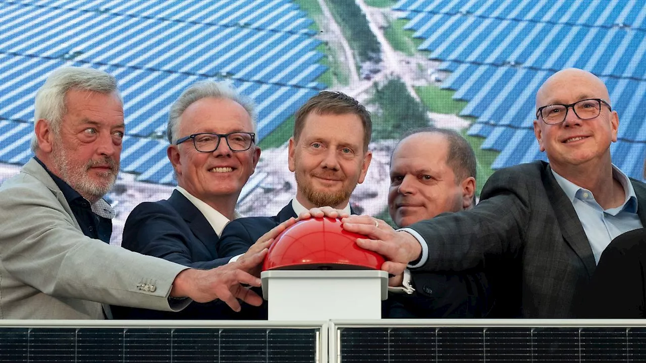 Sachsen: 'Größter Solarpark Deutschlands' bei Leipzig in Betrieb