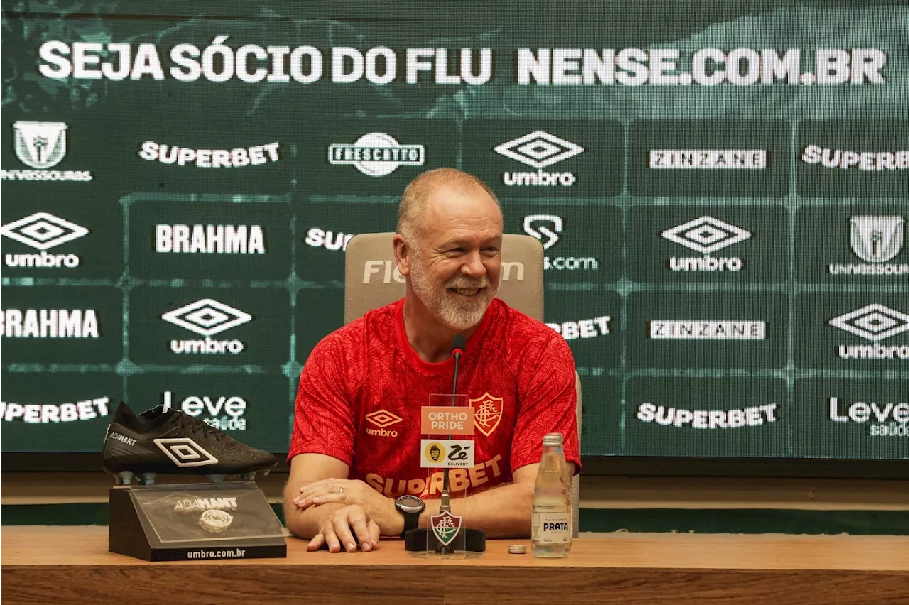 Mano Menezes é apresentado no Fluminense: 'Elenco muito qualificado'