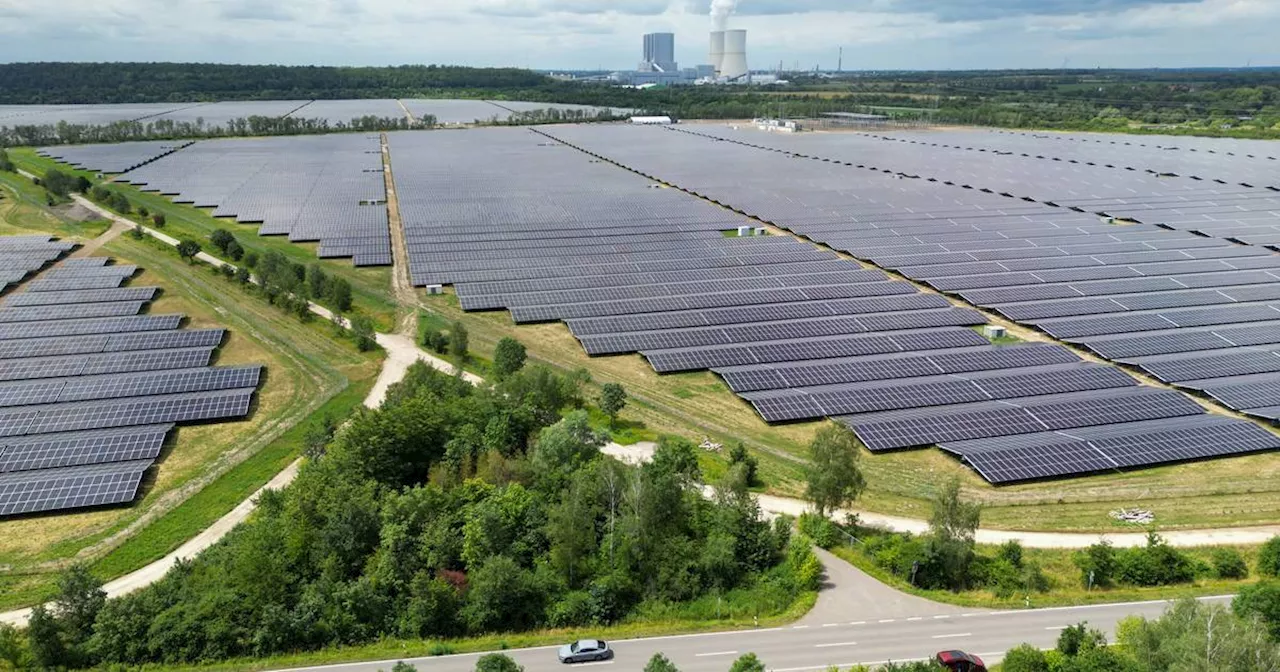 Leipzig: Größter Solarpark Deutschlands geht in Betrieb