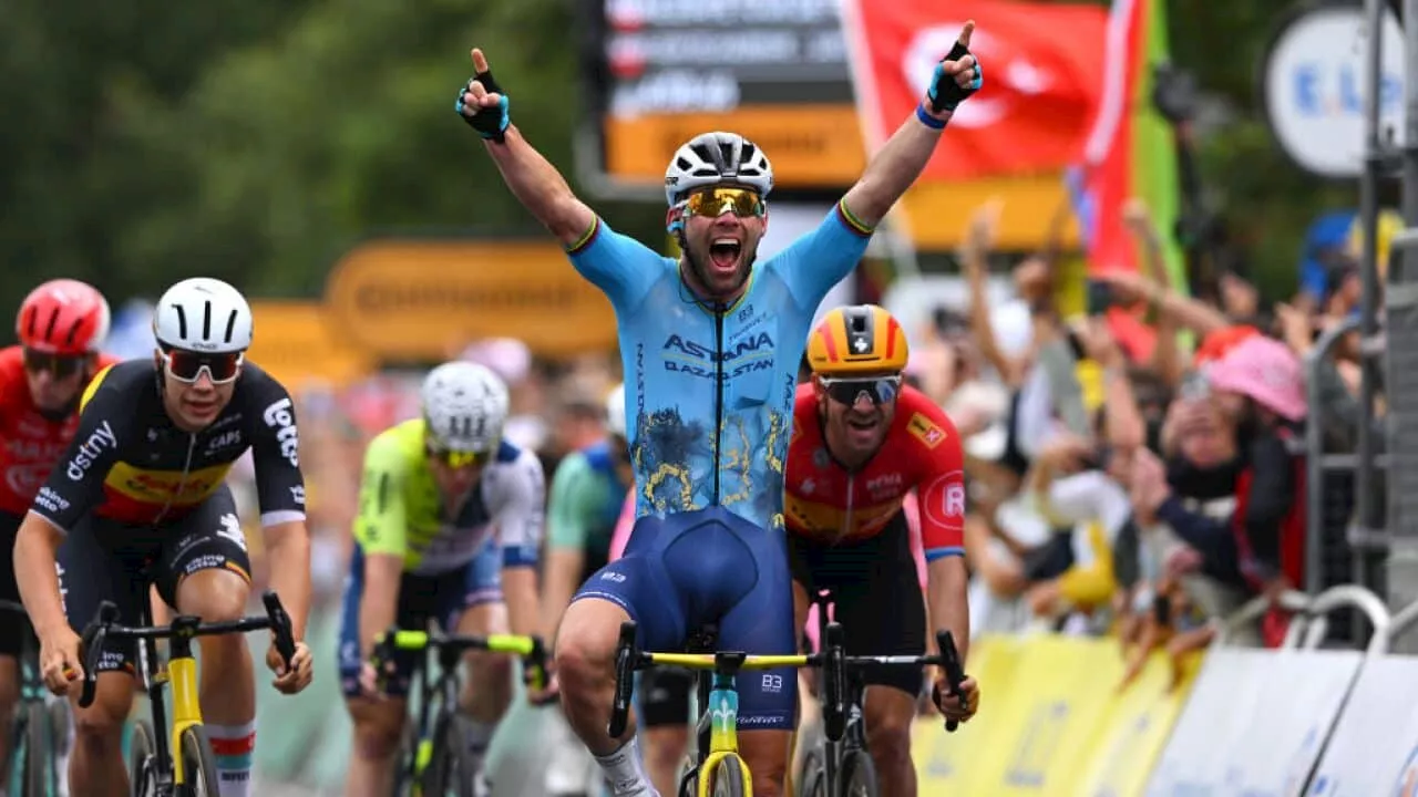 Cavendish makes history with 35th Tour de France stage win