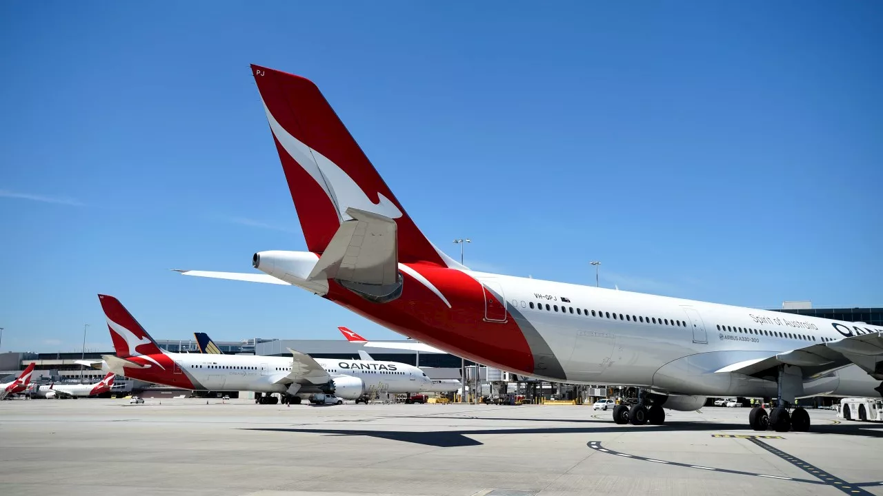 Urgent alert after Qantas passenger confirmed to have highly infectious viral illness