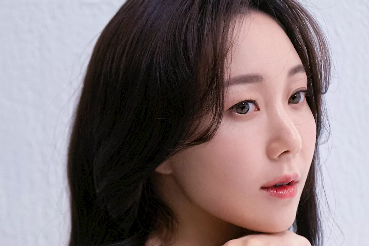 Actress Lee Yoo Young Announces Marriage And Pregnancy