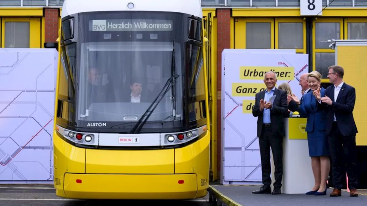 Nahverkehr: BVG präsentiert erste 50 Meter lange Tram