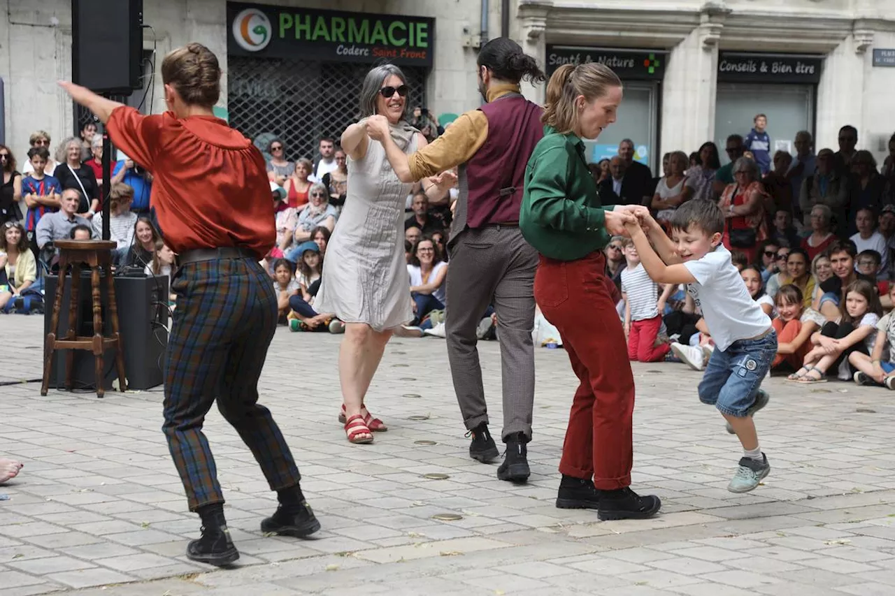 Vidéo. Le public et les artistes au rendez-vous de Mimos pour le premier jour du festival, à Périgueux