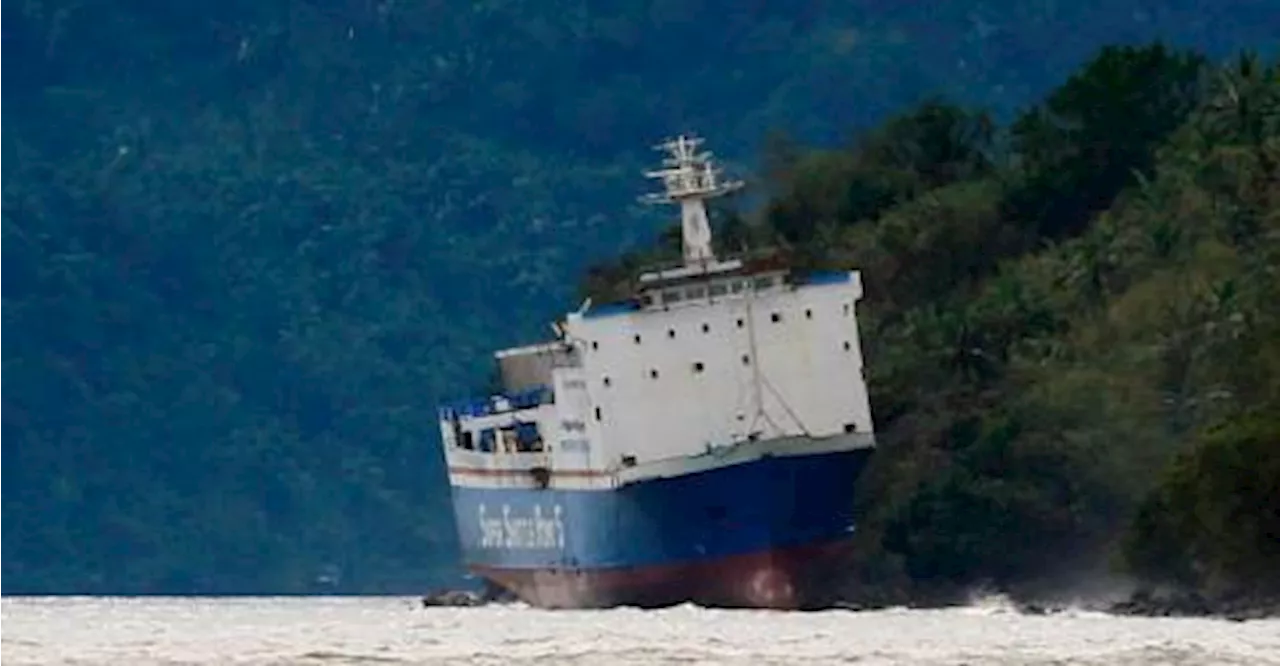 Philippine diving town swaps trash for rice to clean up its beaches