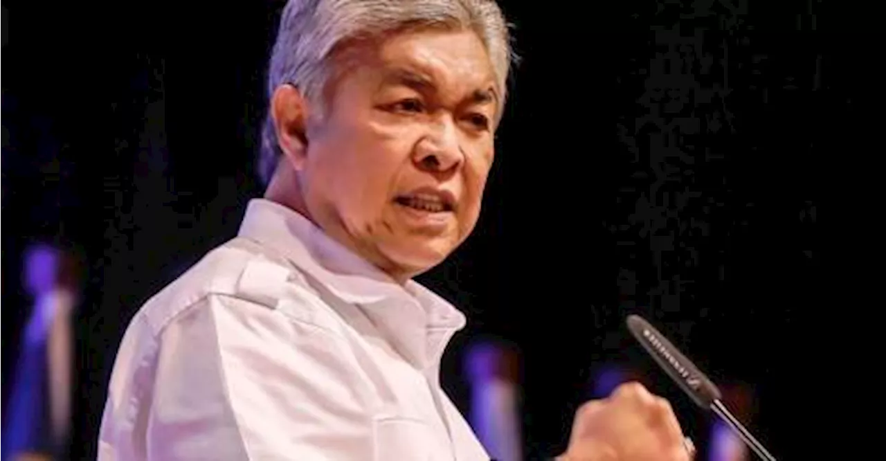 Retired policeman touched by DPM Ahmad Zahid’s visit