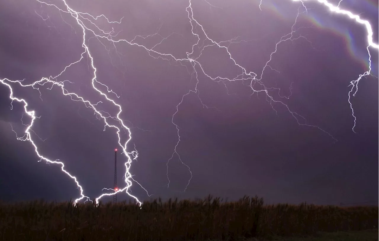 Vigilance orage : 10.000 foyers sans électricité et de fortes perturbations sur le TER en région Centre-Val-de-Loire