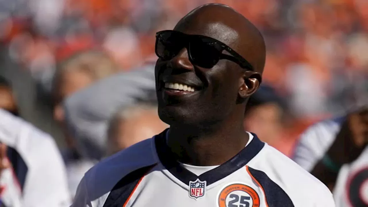 Terrell Davis says United banned him after flight incident; airline says it was already rescinded