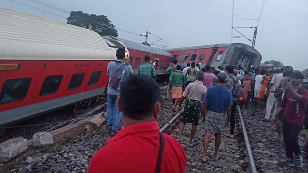 Jharkhand Train Mishap: हावड़ा से मुंबई जा रही एक्सप्रेस ट्रेन बेपटरी, झारखंड के चक्रधरपुर मंडल में हुआ हादसा