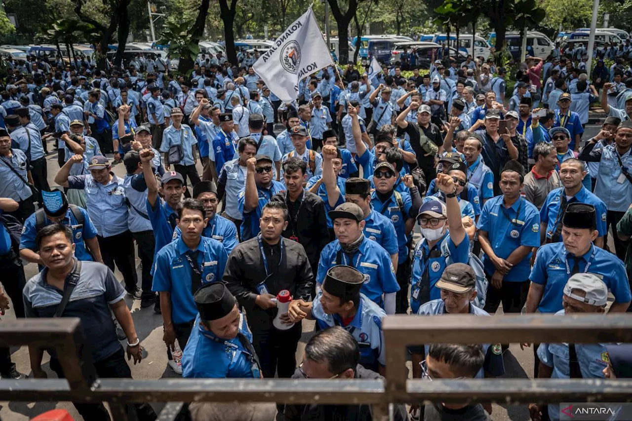 DKI kemarin, demo Mikrotrans lalu difabel penting ikut Pilkada