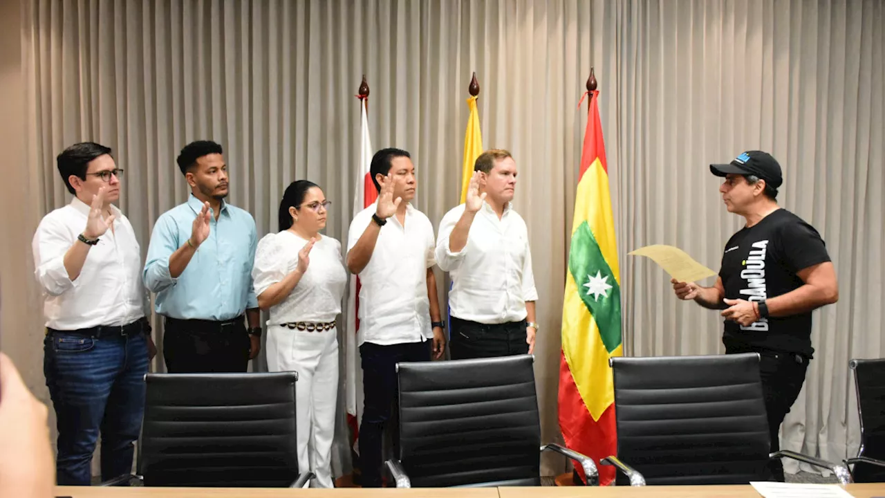 Alejandro Char posesiona a los alcaldes locales de Barranquilla