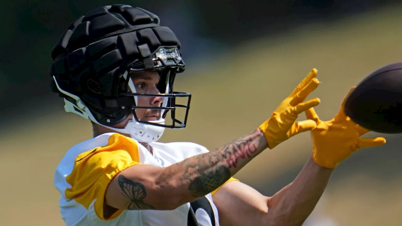 Steelers rookie WR Roman Wilson exits practice on cart