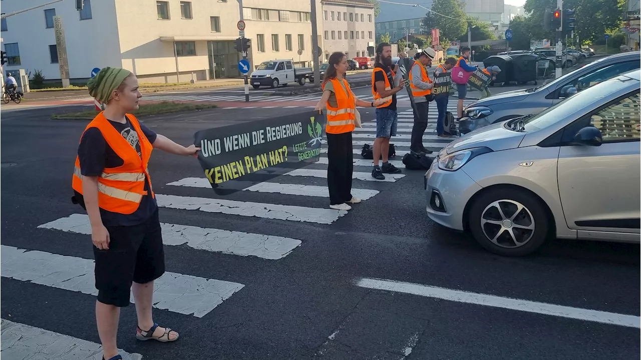 Totales Verkehrs-Chaos! Klima-Kleber schlagen erneut zu