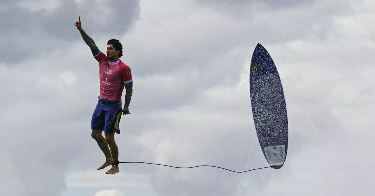 It's Hard To Believe This Viral Olympic Surfing Photo Is Actually Real