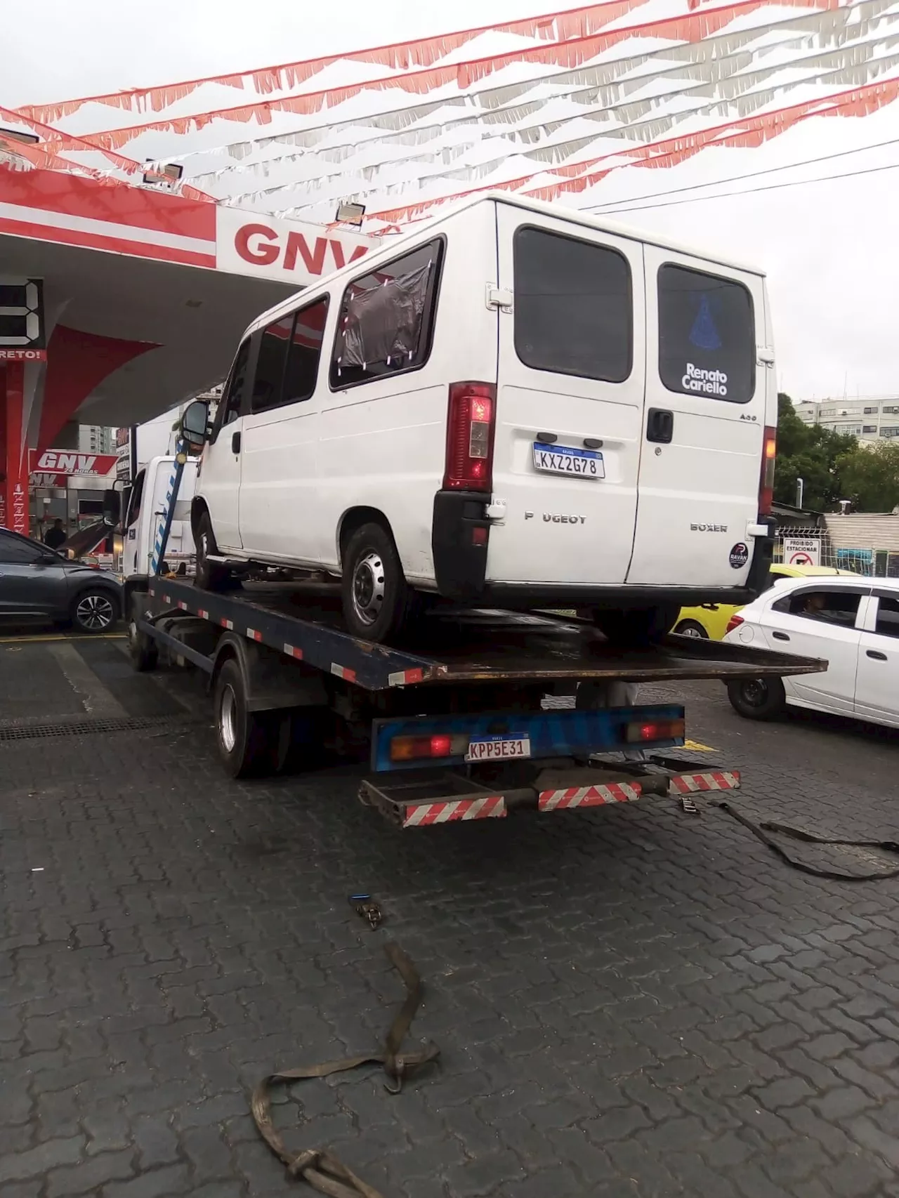 Fiscalização na Rodoviária do Rio revela produtos falsificados, guichês fechados e irregularidades em transportes