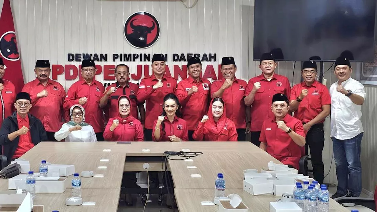 PDIP Serahkan Rekomendasi kepada 7 Pasangan Bakal Calon Kepala Daerah di Jatim