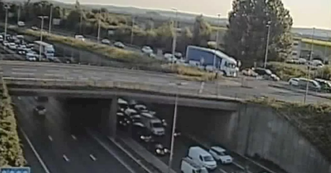 M60 traffic LIVE updates with long delays after police stop all traffic