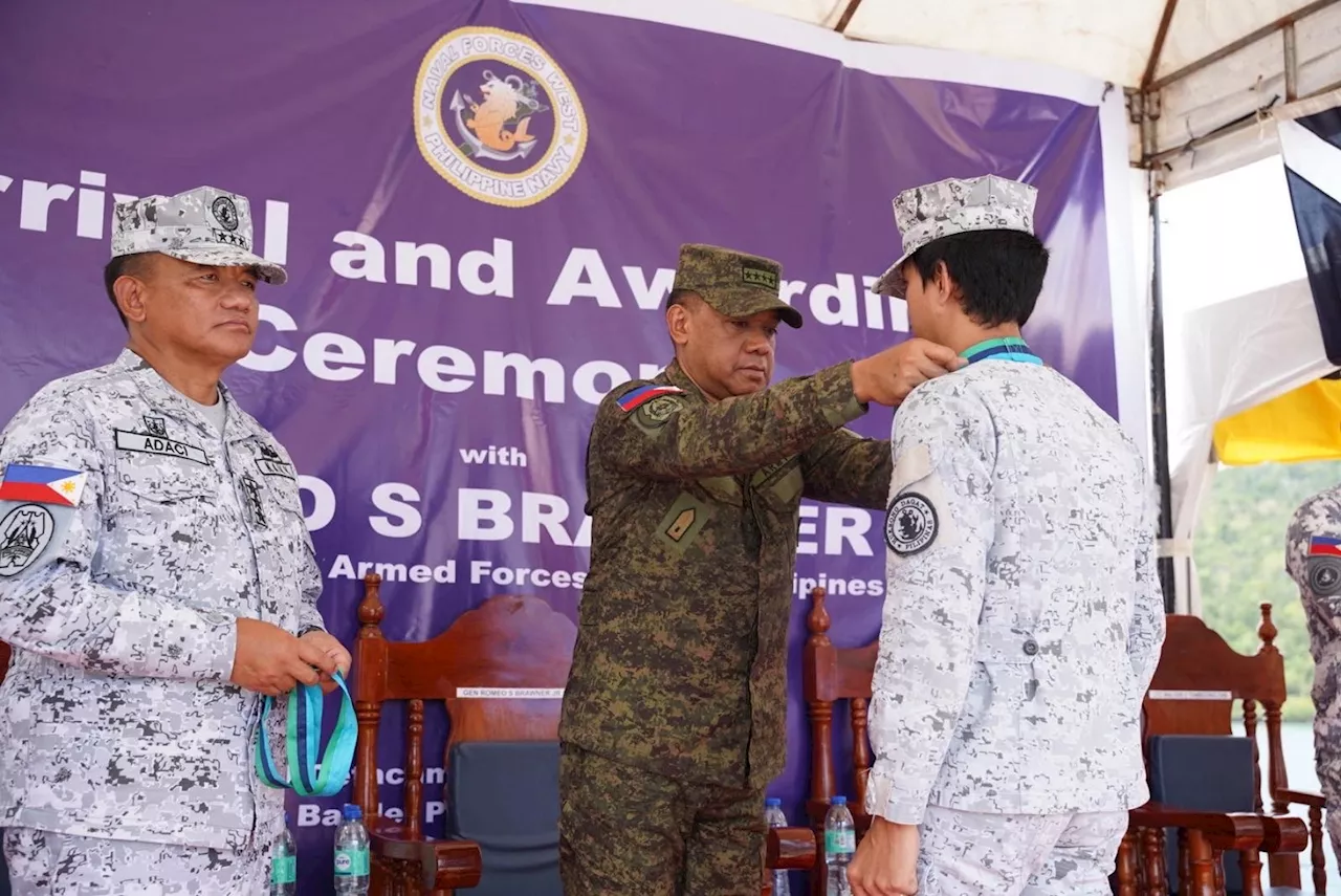 Filipino troops guarding BRP Sierra Madre receive award from AFP chief