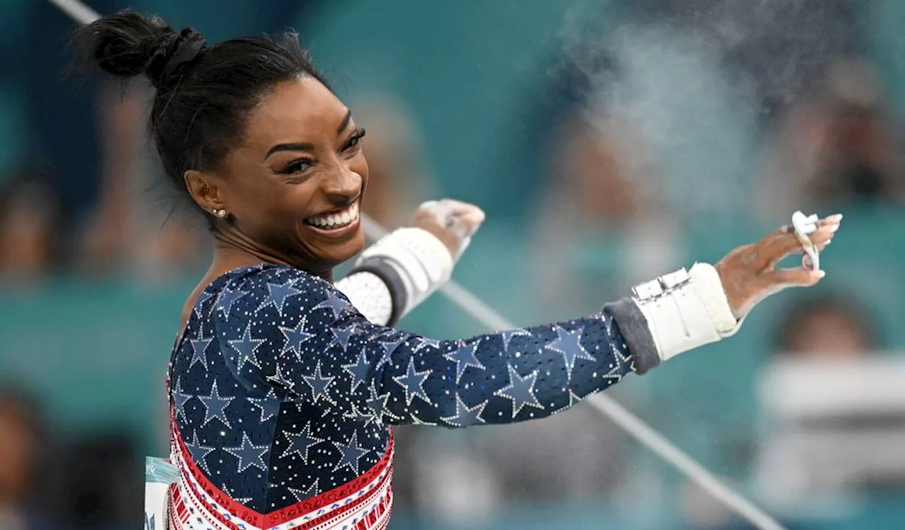 Simone Biles feiert fünftes olympisches Gold