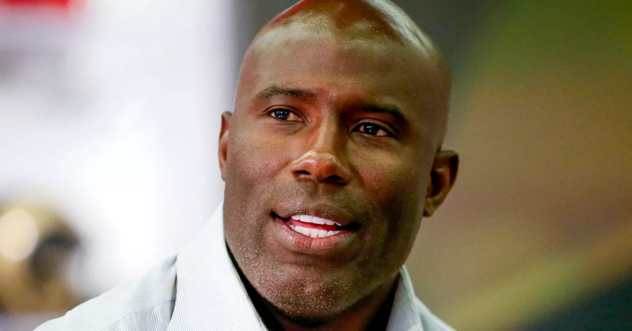 NFL star Terrell Davis got 'No Fly' letter after plane incident, United Airlines apologized for error