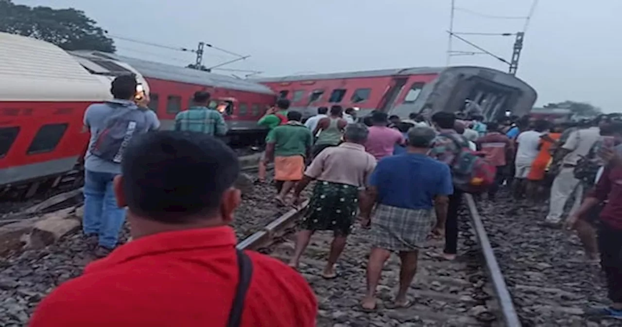 Jharkhand Train Accident: Howrah से Mumbai जा रही Train के कई डिब्बे पटरी से उतरे