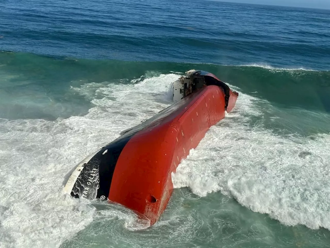 West Coast oil spill confined to beach near shipwreck, says Samsa