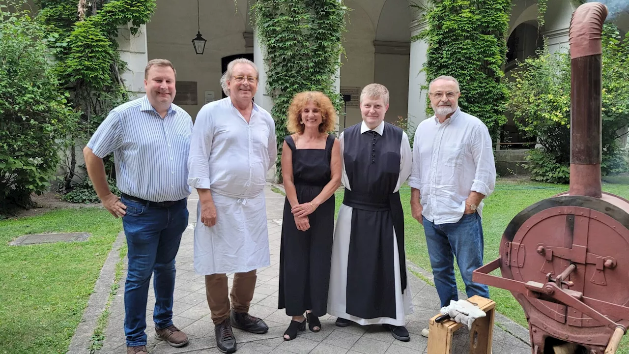 Kaffeerösten im Kreuzgang des Wiener Neustädter Neuklosters