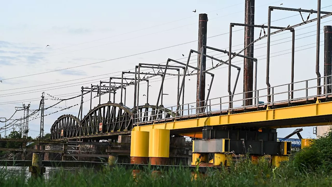 Niedersachsen & Bremen: Reparatur der Huntebrücke - Hilfsteil nächste Woche erwartet