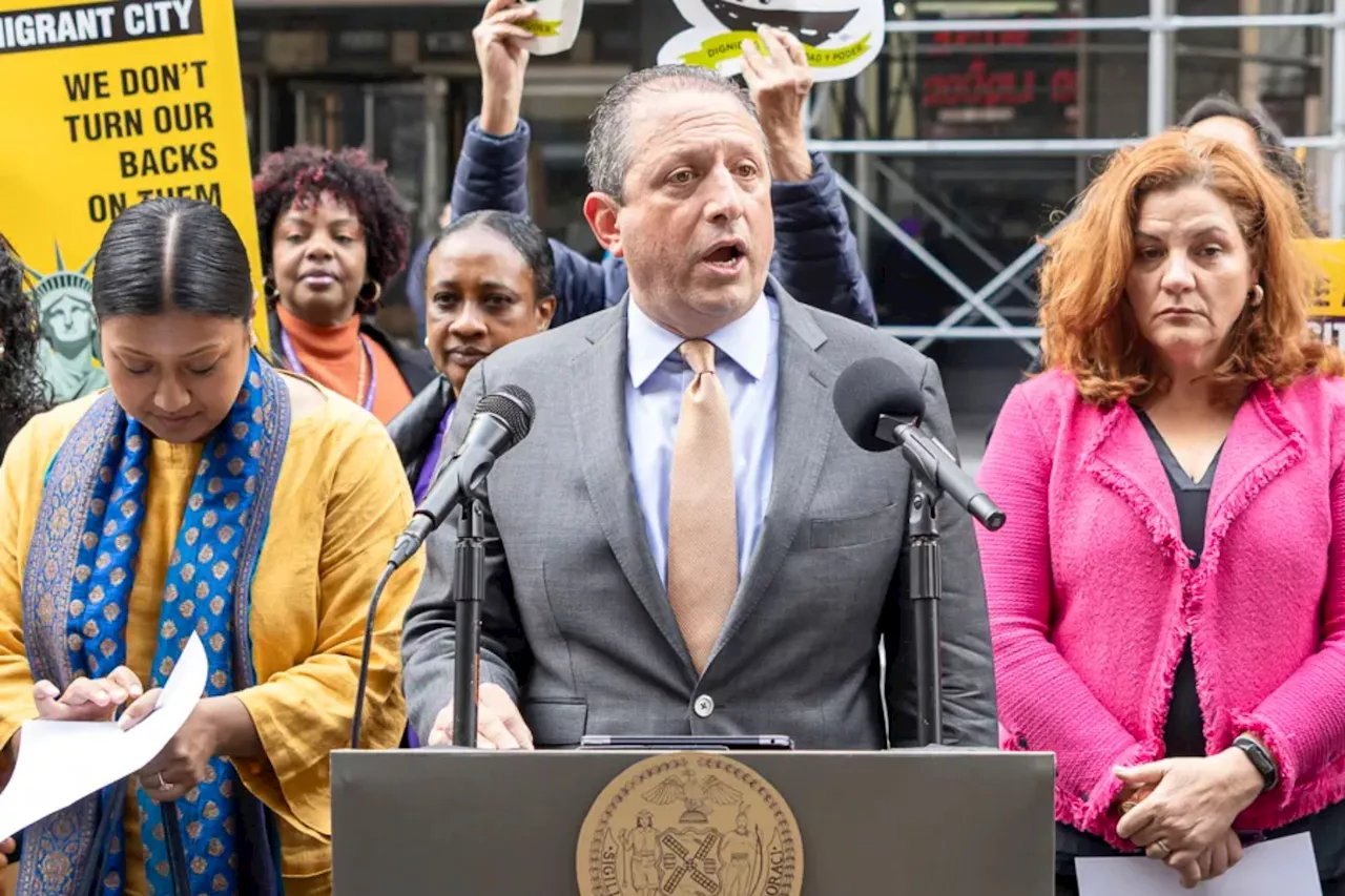 NYC Comptroller Brad Lander officially announces mayoral bid against Adams