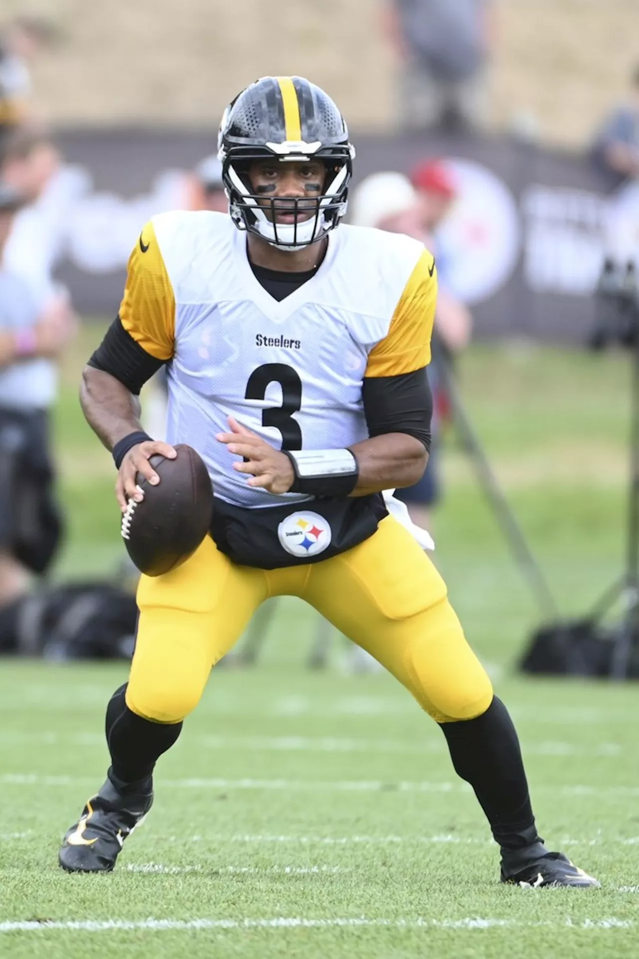 Russell Wilson returns to practice at Steelers' training camp