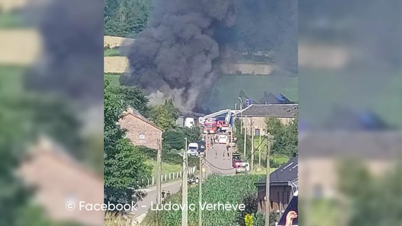 Large incendie d'une carrosserie à Plombières: 'Une cellule de crise communale est ouverte'