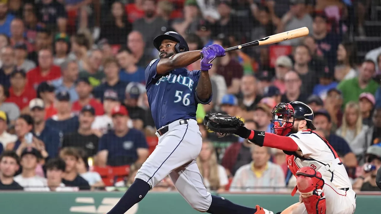 Randy Arozarena Smokes First Home Run in Mariners Uniform on Monday