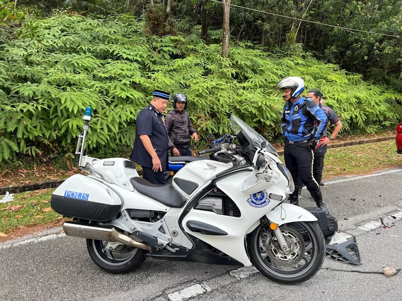 Cop injured in accident on escort duty receives contribution from PM